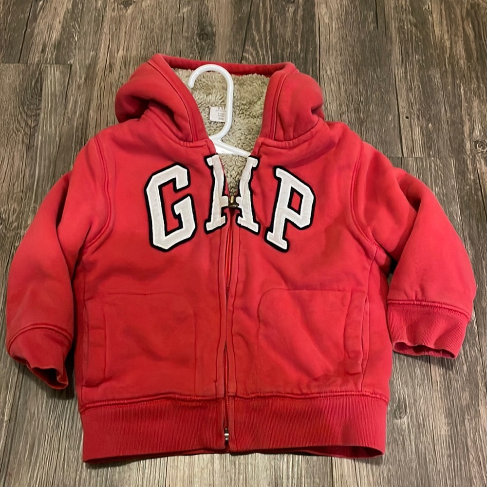 Gap sweatshirt in red with front zipper , hood and pockets